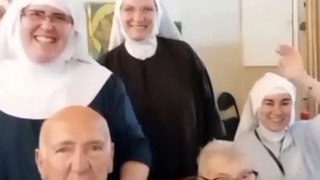 Mensaje de las monjas de Belorado en Instagram junto a sus familiares