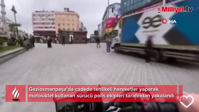 Caddede tehlikeli hareketler yaparak ilerleyen sürücü kamerada