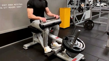 Calf rasie machine