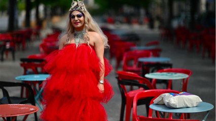 Qui est Miss Martini, cette drag queen qui a porté la flamme Olympique ?