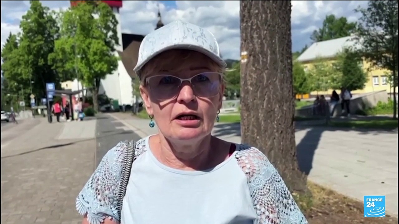 Slovak PM shot, suffers life-threatening injuries in assassination attempt