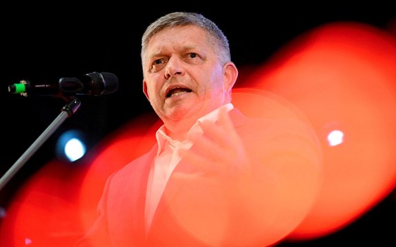 Qui est Robert Fico, le Premier ministre slovaque blessé par balles ?