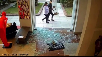 Así robaron una bicicleta fija en un gym a plena luz del día