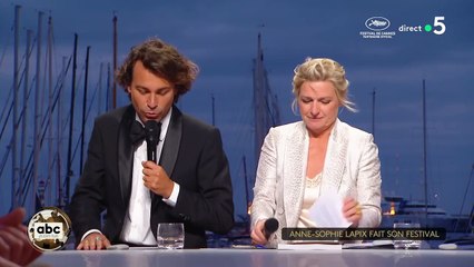 Bertrand Chameroy et Anne-Elisabteh Lemoine sur le plateau de "C à vous" à Cannes.