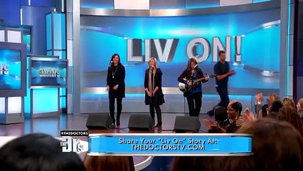 OLIVIA NEWTON-JOHN, AMY SKY, BETH NIELSEN CHAPMAN - Stone in my Pocket (The Doctors 2016)