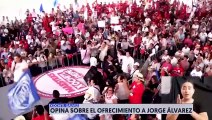 Xóchitl le exige a AMLO dejar la bandera en el Zócalo durante la