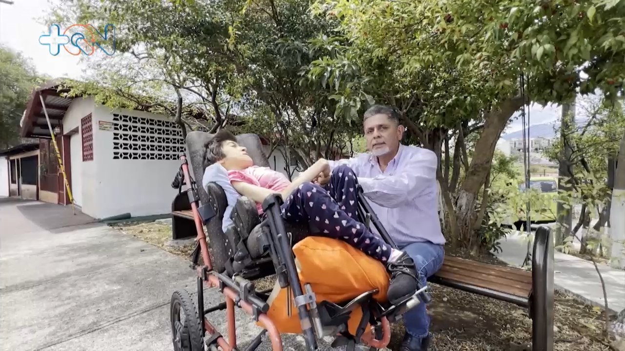 Padre ejemplar busca mejorar la calidad de vida de su hija con parálisis cerebral qn-Padre ejemplar busca mejorar la calidad de vida de su hija con parálisis cerebral-150424