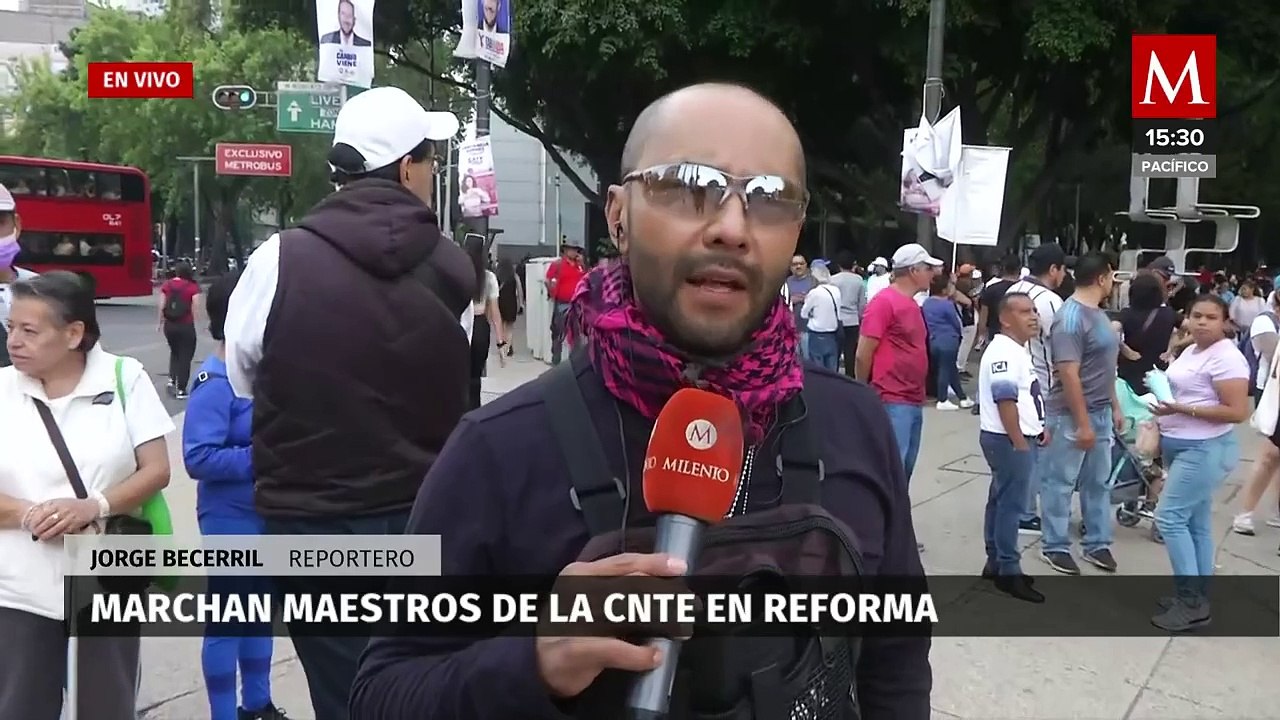 Un grupo de maestros marchan en el Paseo de la...