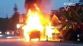 Mobil Bawa BBM dalam Jeriken, Terbakar