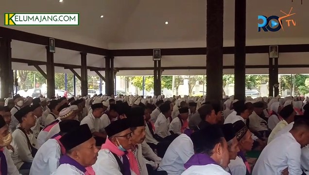 Suasana Pelepasan  Jemaah Haji Lumajang di Pendopo Arya Wiraraja oleh Pj Bupati Indah Wahyuni