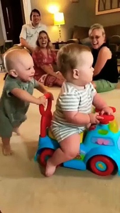 Lakdi Ki Kathi  Cute Baby Video  Cute Baby Funny Video #cutebaby #status #shortsfeed #ytshorts (720p)