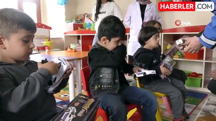 Polislerden özel öğrencilere ziyaret