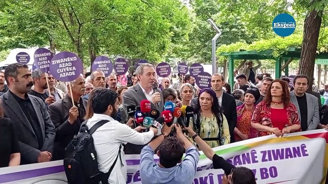 Diyarbakır'da Kürt Dil Bayramı yürüyüşü