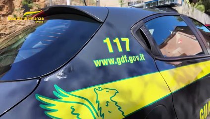 Prato, maxi sequestro di abbigliamento contraffatto