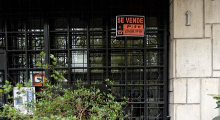 La compraventa de viviendas vuelve a tasas negativas tras desplomarse en marzo