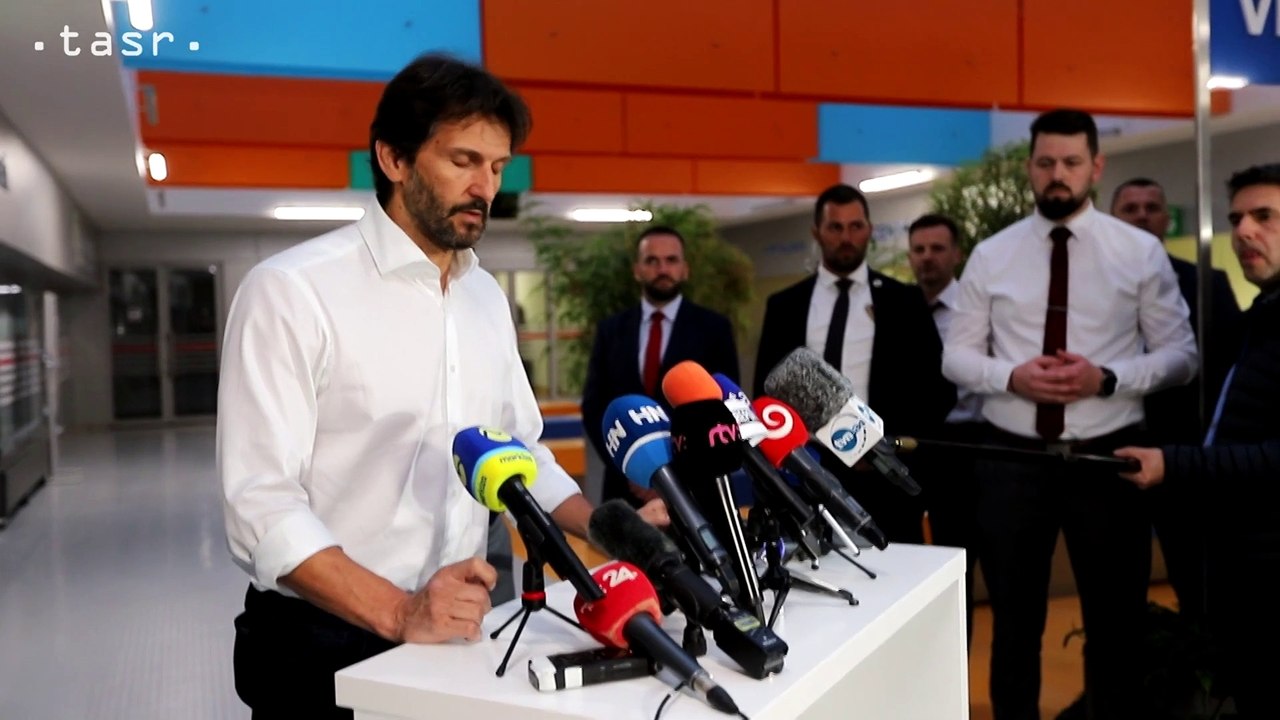 ZÁZNAM: Kaliňák: Premiéra stále operujú, jeho zdravotný stav je mimoriadne vážny