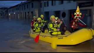 Maltempo, alluvione a Bellinzago Lombardo: evacuazione coi gommoni