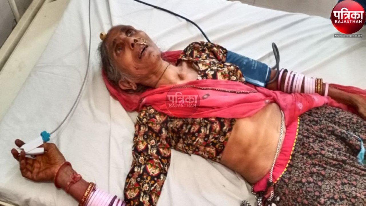VIDEO: कलयुगी बेटे ने वृद्ध मां के बाल पकड़कर घसीटा, लात-घूसों से मारपीट कर गला दबाया, अस्पताल में भर्ती