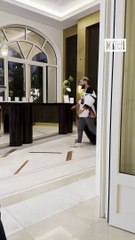 Les acteurs Shia LaBeouf et Willem Dafoe arrivent au Carlton presque incognitos