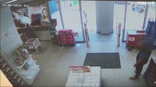 El violento robo con un cuchillo en un supermercado de Málaga: un policía fuera de servicio 'caza' al ladrón