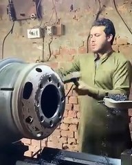 Amazing at Replacing a Truck Broken Tyre Rim