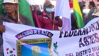 Bloquearán la carretera a Oruro el lunes 20 de mayo. La falta de dólares en el sistema financiero del país movilizará a tres sectores.