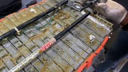 Intentar enviar a Italia un banco de baterías con celdas rellenas de cocaína