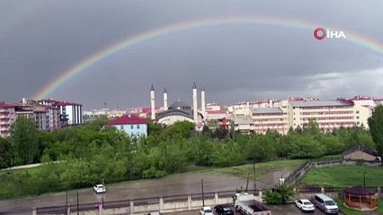 Ağrıda yağmur sonrası gökkuşağı şöleni
