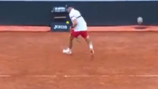 Jarry hace un puntazo ante Tsitsipas y enloquece a Roma y la ATP: ¡no lo podían creer!