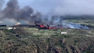 Lipari, incendio a Monte Gallina: in azione due Canadair