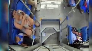 Madre es manoseada durante robo en bus urbano