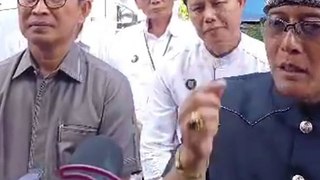 Bupati Badung Giri Prasta menyerahkan Hibah Kendaraan Operasiona
