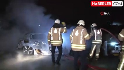 Ters yönde giden otomobil ile ticari taksi çarpışarak alev alev yandı: 2 yaralı
