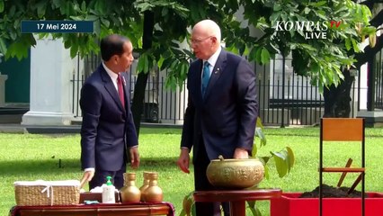 Momen Jokowi Sopiri Gubernur Jenderal Australia David Hurley Keliling Kebun Raya Bogor