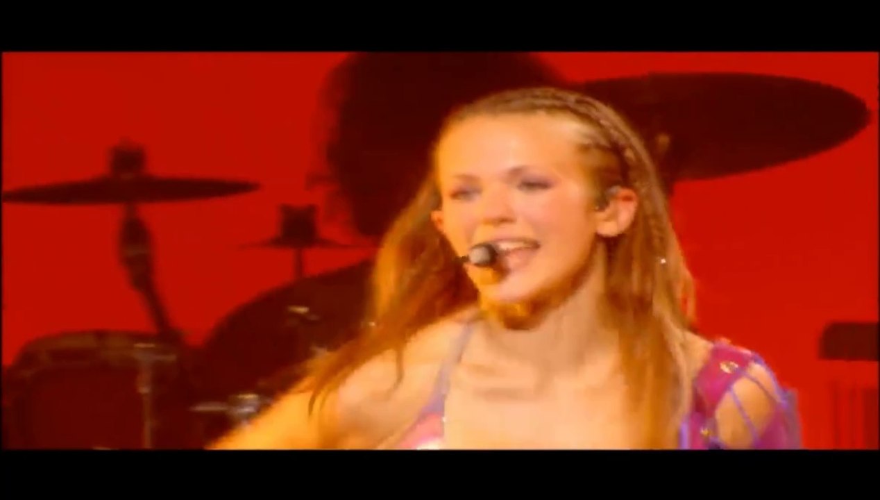 Lorie  *  J'ai besoin d'amour