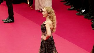 Oyuncu Meryem Uzerli, Cannes'te 'Megalopolis' filminin galasına katıldı