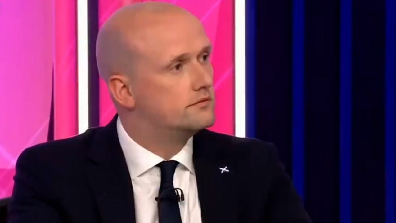 Fiona Bruce’s four-word warning to Stephen Flynn leaves Question Time audience laughing