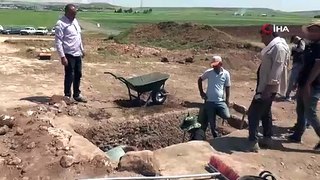 Tharsa Antik Kentte iki boğa başı bulunan mezar bulundu