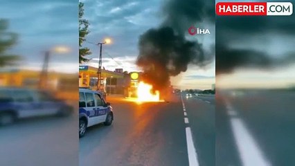 Büyükçekmece'de takla atan araç alev aldı