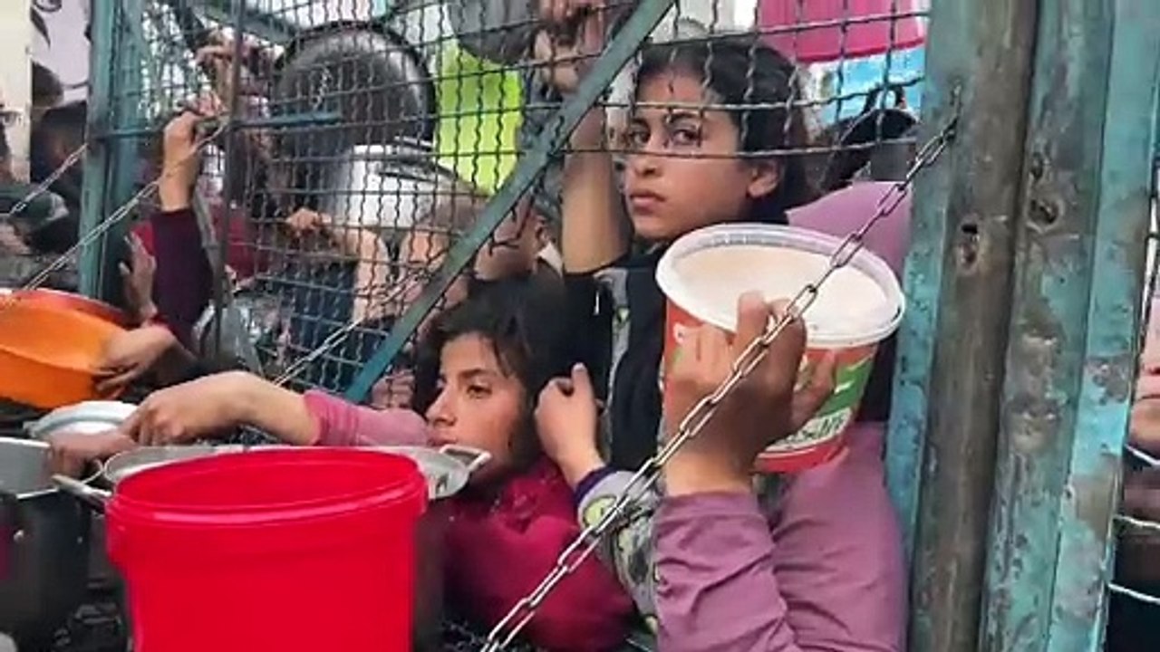 Erste Hilfslieferungen per Schiff in Gaza angekommen