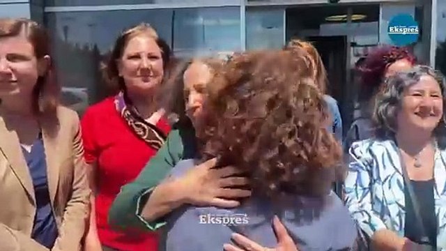 Dün görülen Kobani Davası sonrası tahliye edilen Gültan Kışanak, Diyarbakır’a geldi.