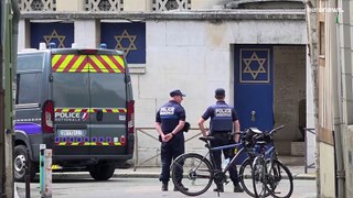 فرنسا: الشرطة تطوّق مكان الحادث بعد القضاء على رجل يشتبه في أنه أشعل النار في كنيس يهودي في روان