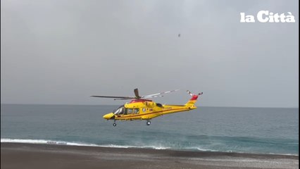 Cade nel dirupo per recuperare il drone