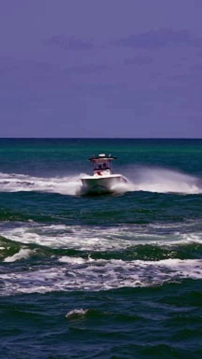 Flying Fountain boat yesterday at the Haulover Inlet in Miami, Florida