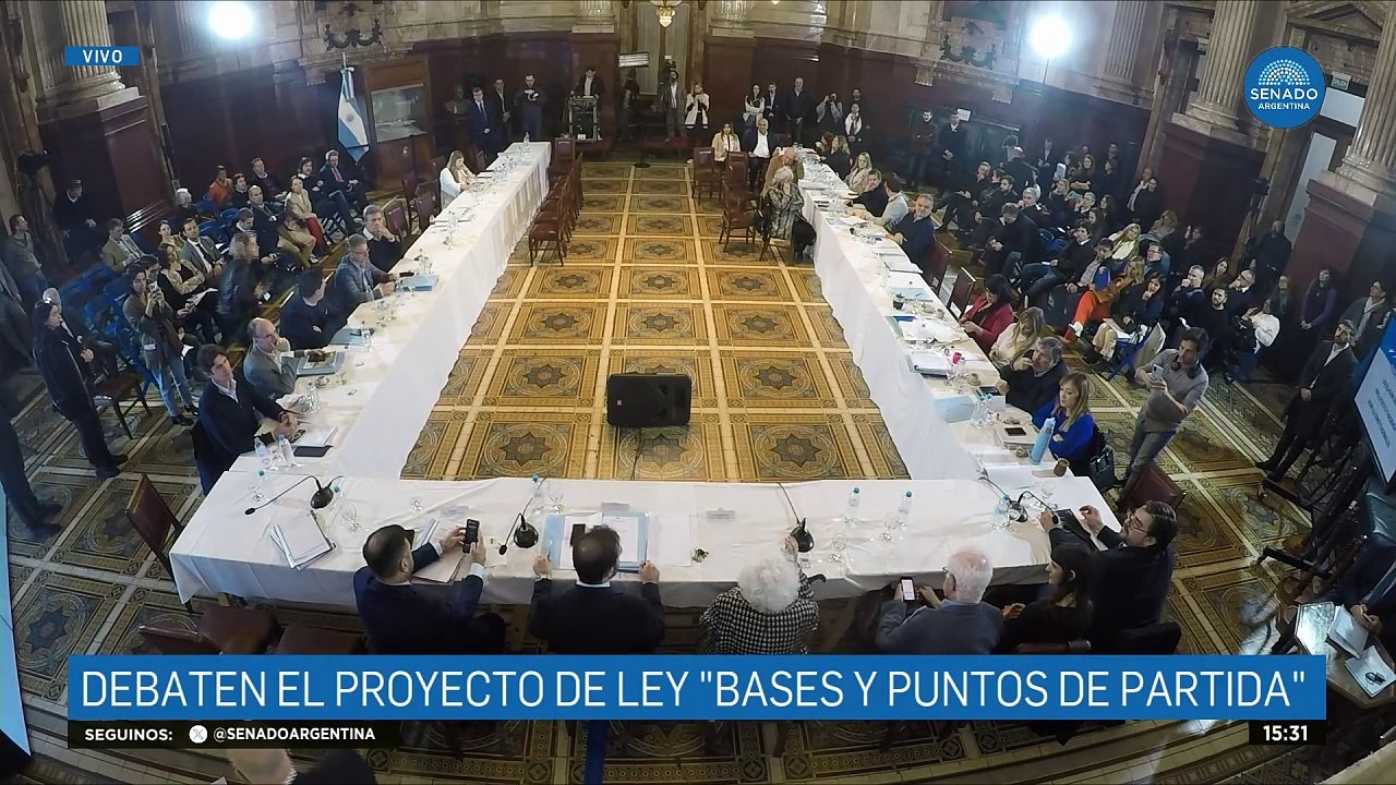 Estela de Carlotto reclamó a Senadores una postura frente a la Ley de Bases: "Venimos a pedirles que honren sus cargos"