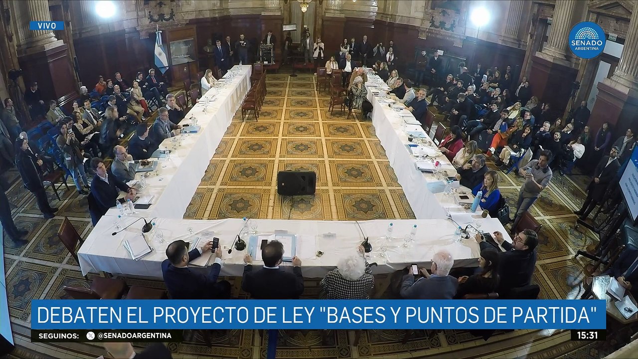 Estela volvió a tomar la palabra y pedir disculpas por su problema de cataratas, que le impidió la lectura del documento