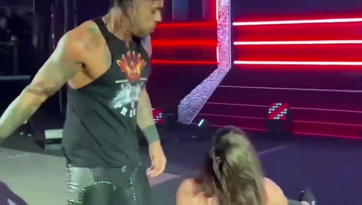 Damian Priest vs Aj Styles Street Fight - WWE Live Event