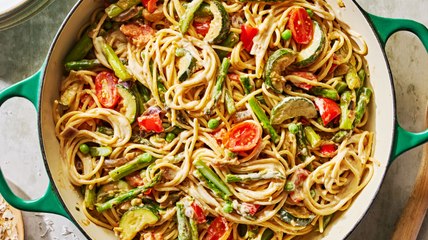 Pasta Primavera Brings Us All The Spring Vibes & Veggies We Need