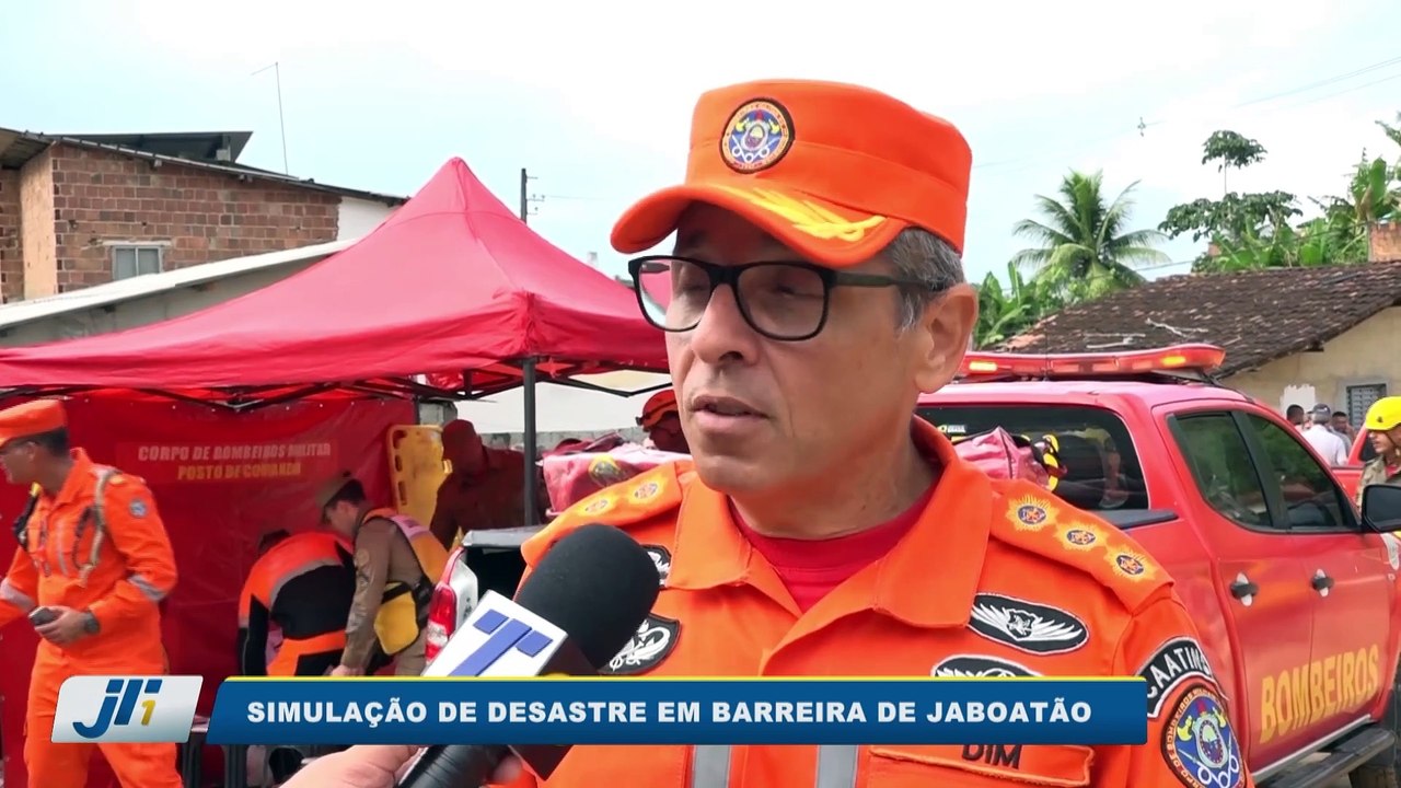 Simulação de desastre em barreira de Jaboatão