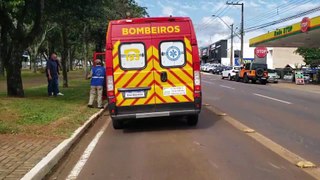 Motociclista sofre queda na Avenida Brasil e fica ferido